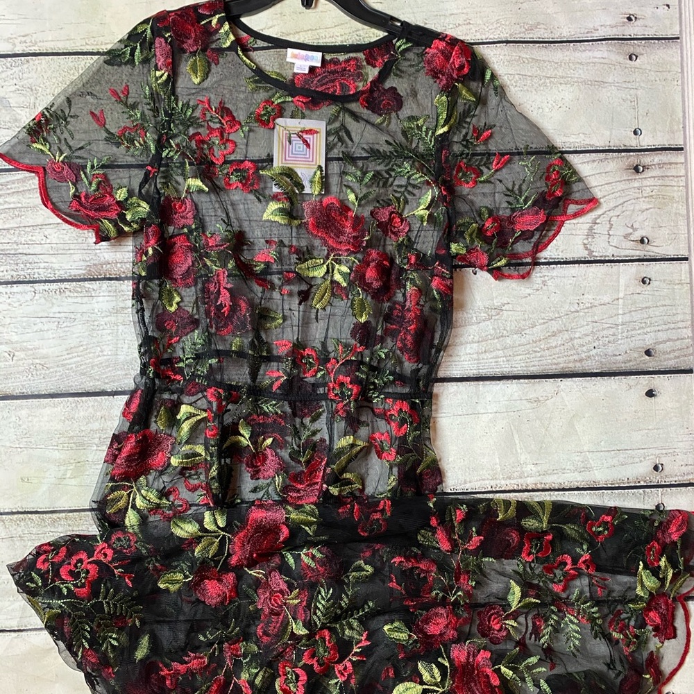 LuLaRoe Deanne II - size LARGE